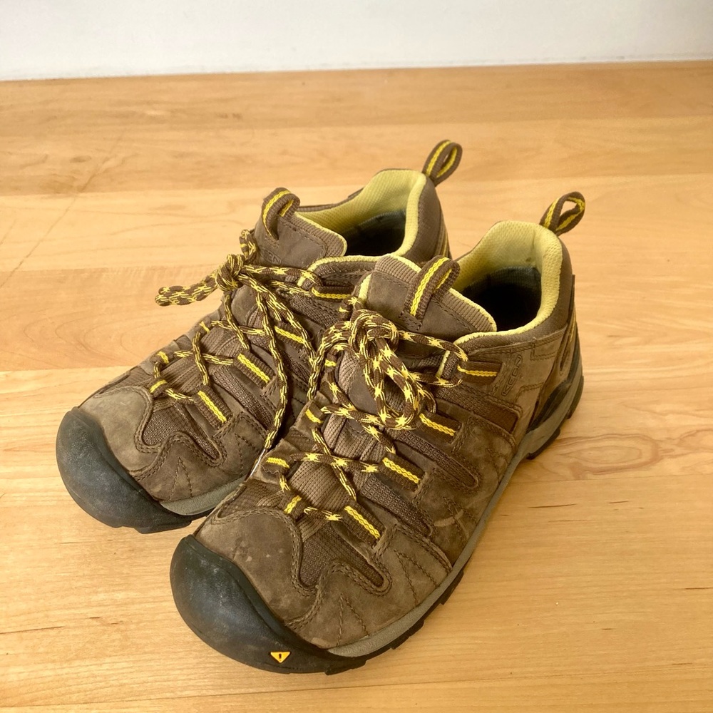 Keen Women’s hiking shoe size 7.5